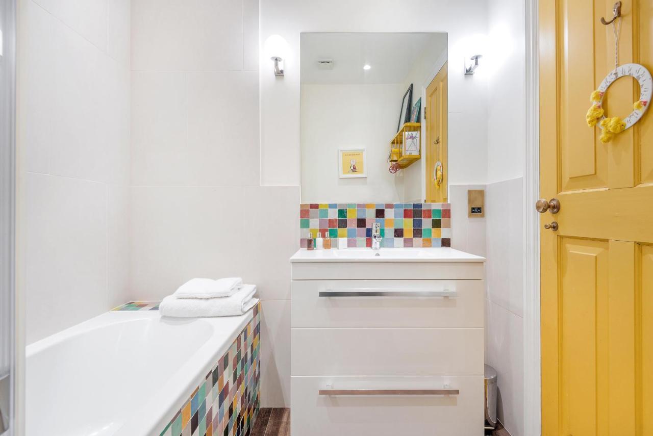 لندن Charming Pimlico Home Close To The River Thames By Underthedoormat المظهر الخارجي الصورة
